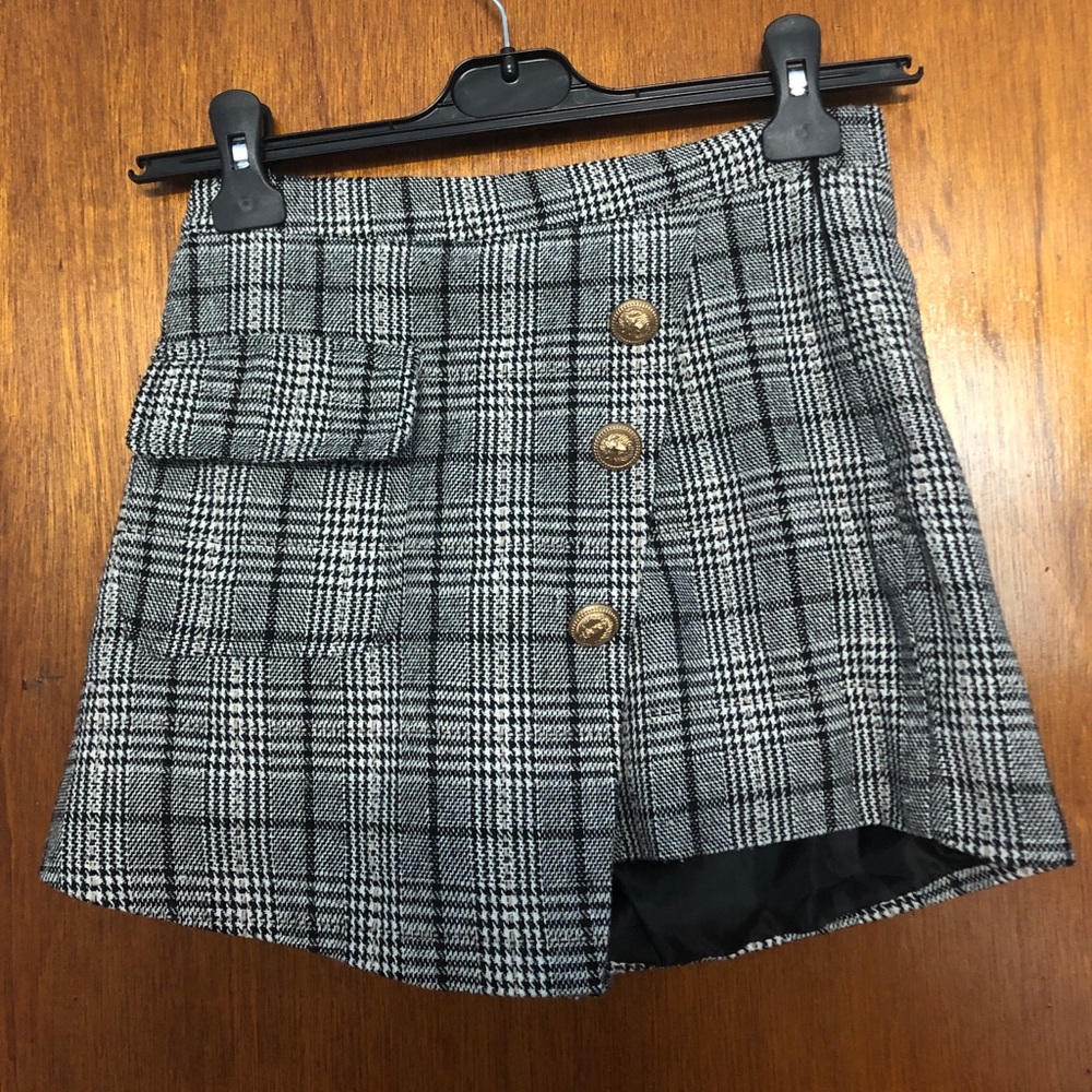 grey plaid mini skort ✨